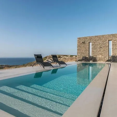 Theia * Adamantas (Milos)